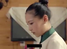 Busty Japonaise Femme De Ménage Se Fait Baiser Dans La Cuisine.