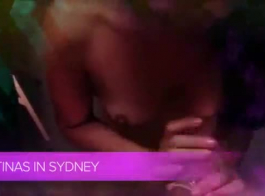 Sexy Sydney Torn Porte Un Costume De Résille Tout En Faisant Plusieurs Poses Très Scandaleuses.