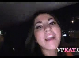 Chloe Jordan A Décidé De Sucer La Bite D'un Chauffeur De Taxi Parce Qu'elle Voulait Monter Sa Bite