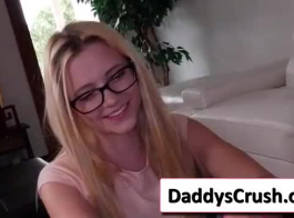 Riley Star Est Une Douce Blonde Qui Aime Faire Son Rôle Dans Une Vidéo Porno